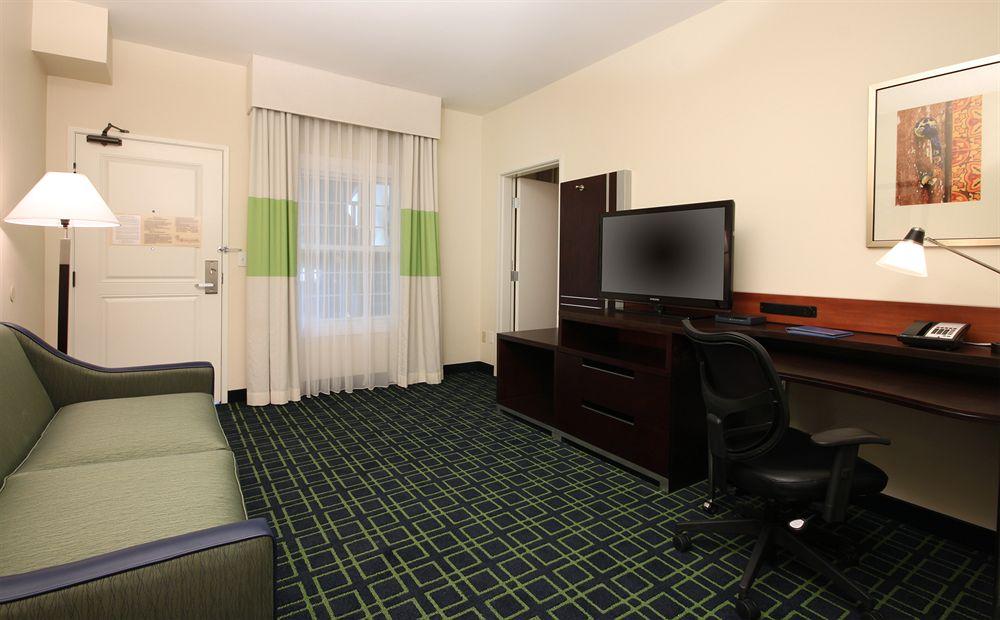 Fairfield Inn & Suites San Diego Old Town Exterior photo