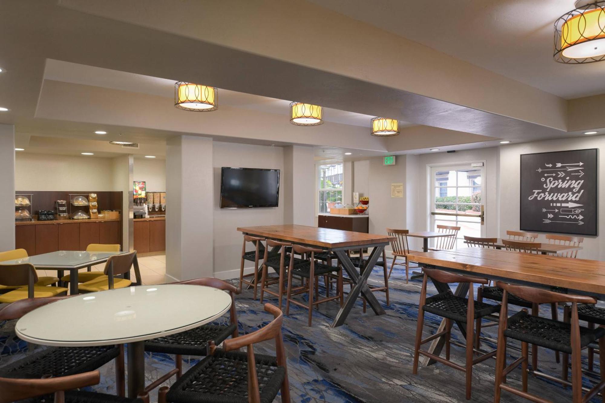 Fairfield Inn & Suites San Diego Old Town Exterior photo